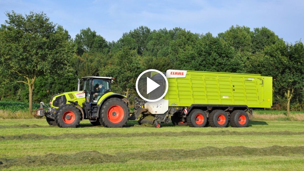 Wideo Claas Axion 830