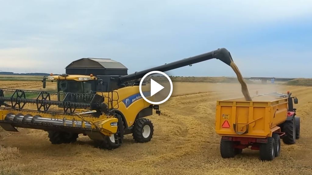 Wideo New Holland Combine