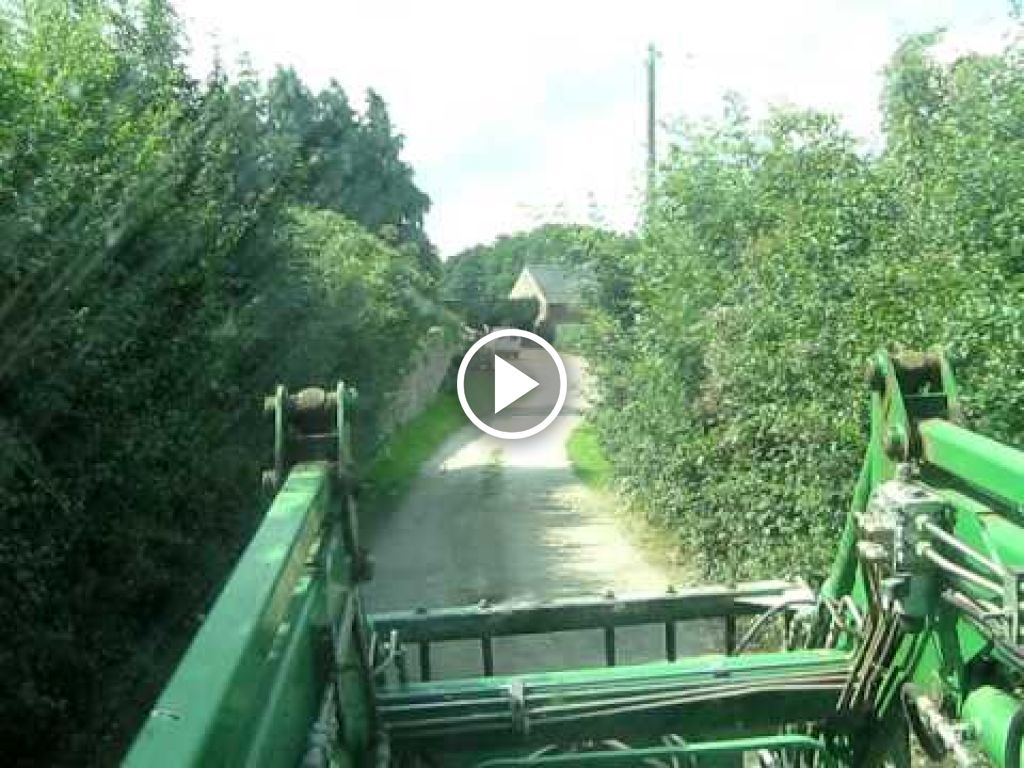 Wideo John Deere 5820 Tractor