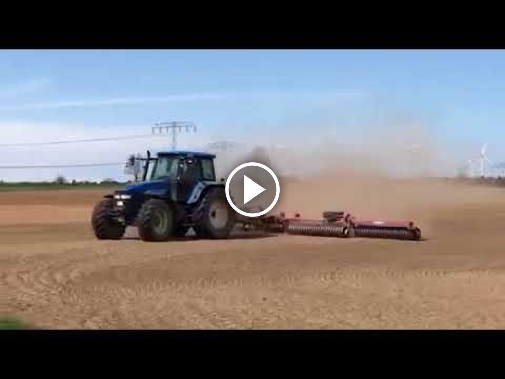 Vidéo New Holland TM 155