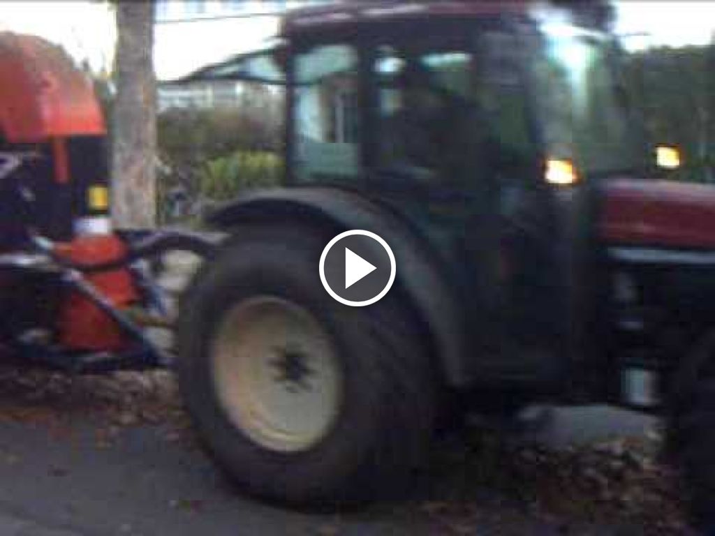 Wideo New Holland TND 75