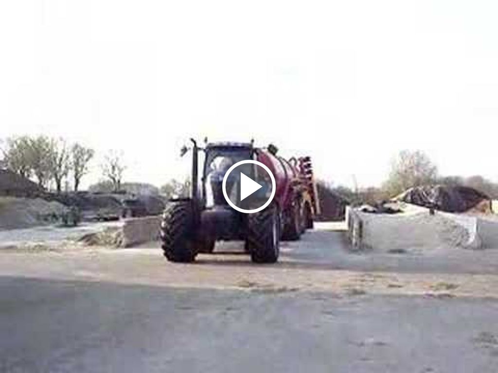 Video New Holland T 8020