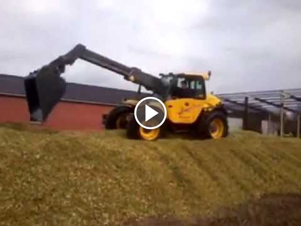 Wideo New Holland LM 410