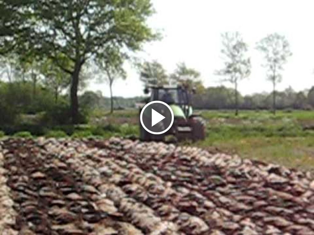 Videó Deutz-Fahr Agrotron 135