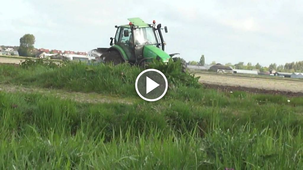 Vidéo Deutz-Fahr Agrotron 106