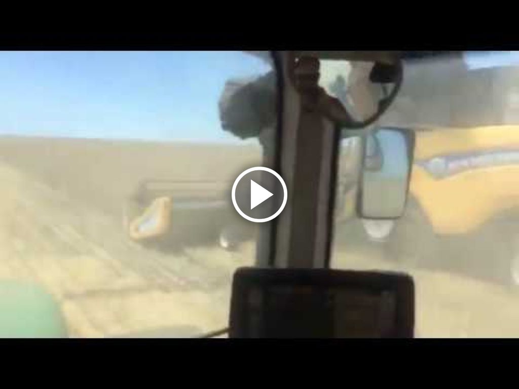 Wideo New Holland CR 10.90