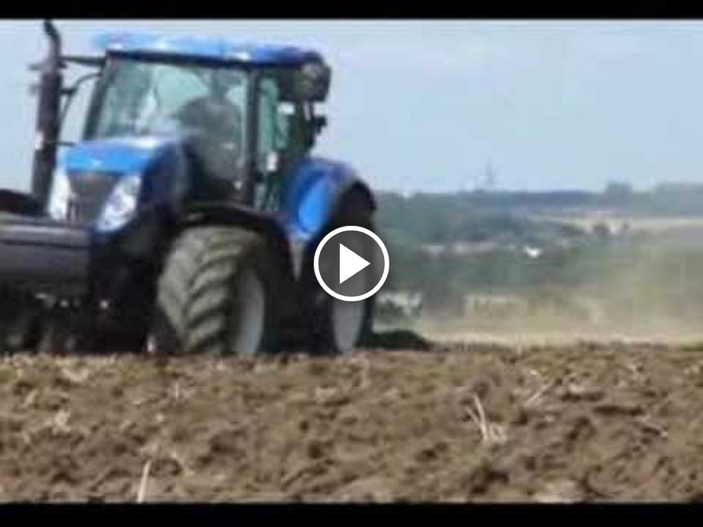 Video New Holland T 7040