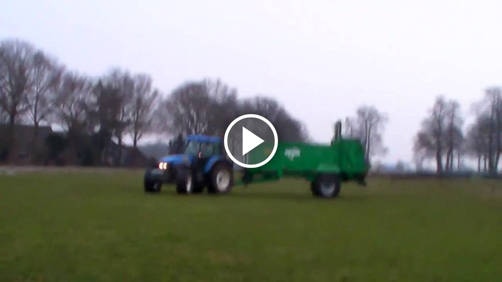 Wideo New Holland TM 165