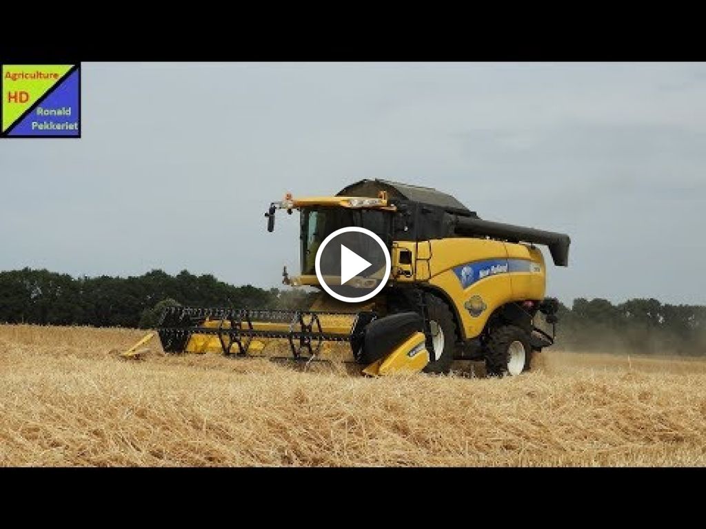 Vidéo New Holland CX 720