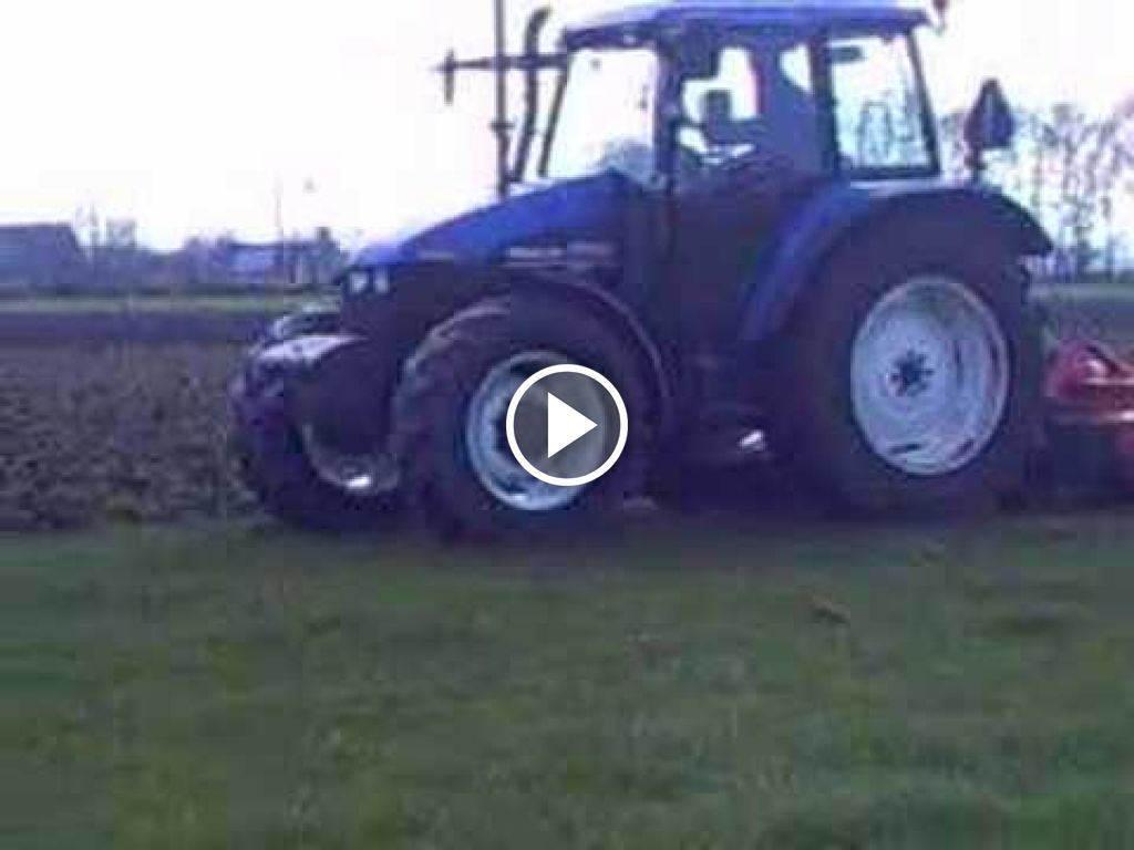 Wideo New Holland TS 100