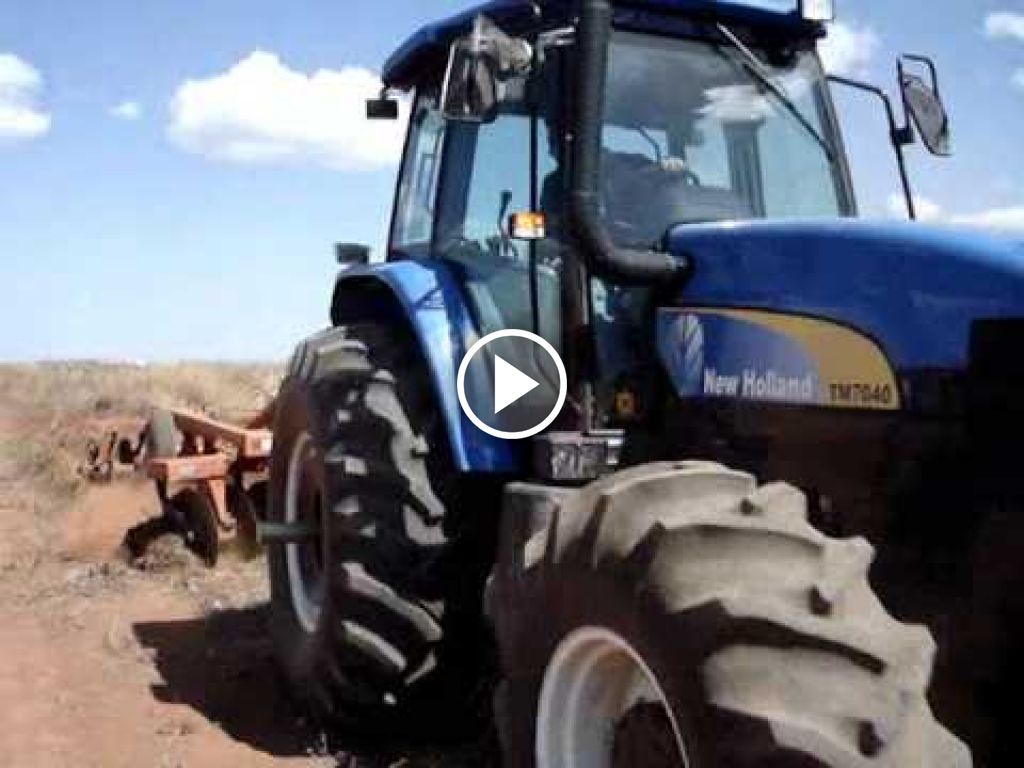 Wideo New Holland TM 7040