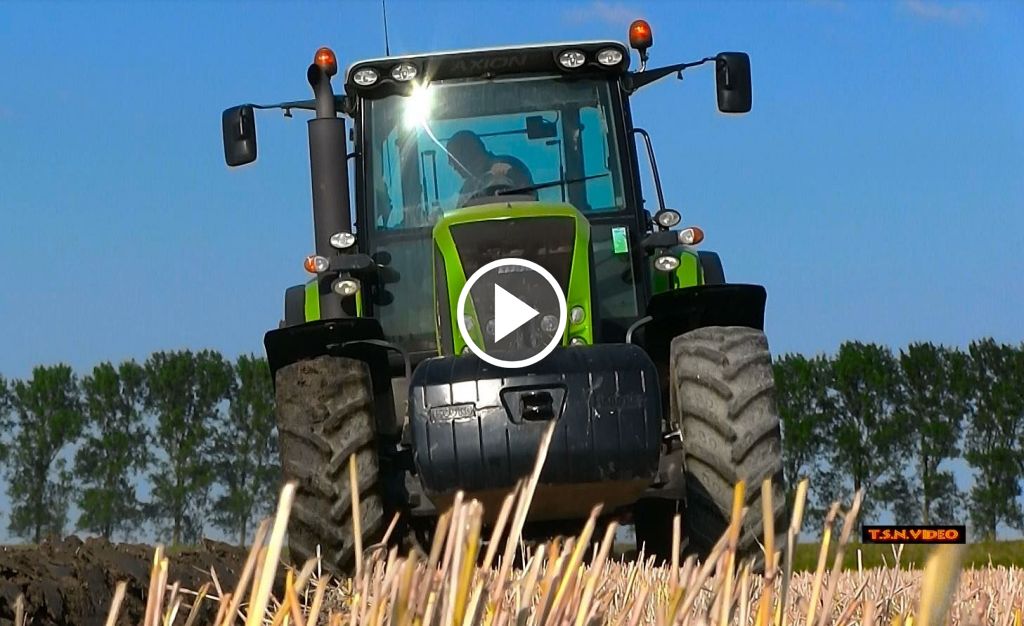 Wideo Claas Axion 850