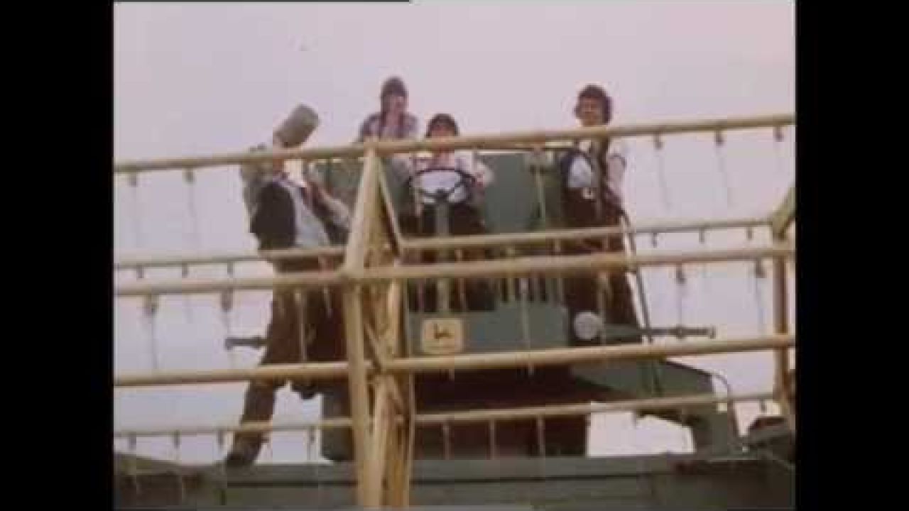 De Wurzels "Combine Harvester"